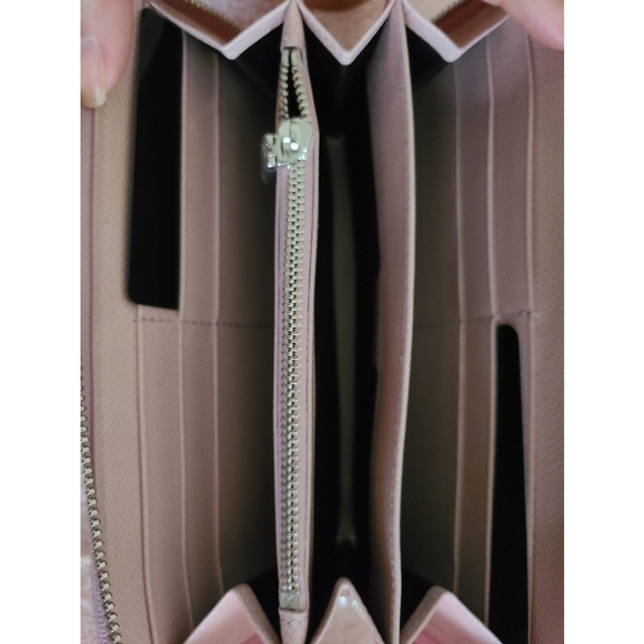 Authentic New Dolce & Gabbana Wallet - Picture 7 of 8